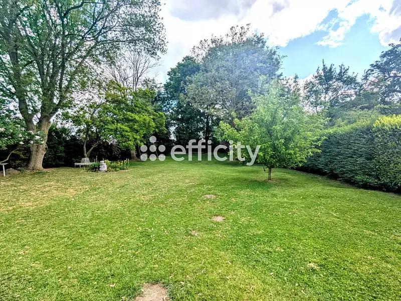 Maison, 235 m²
