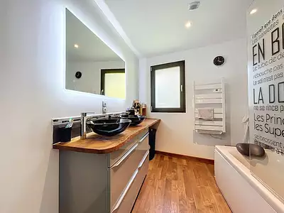 Maison, 230 m²