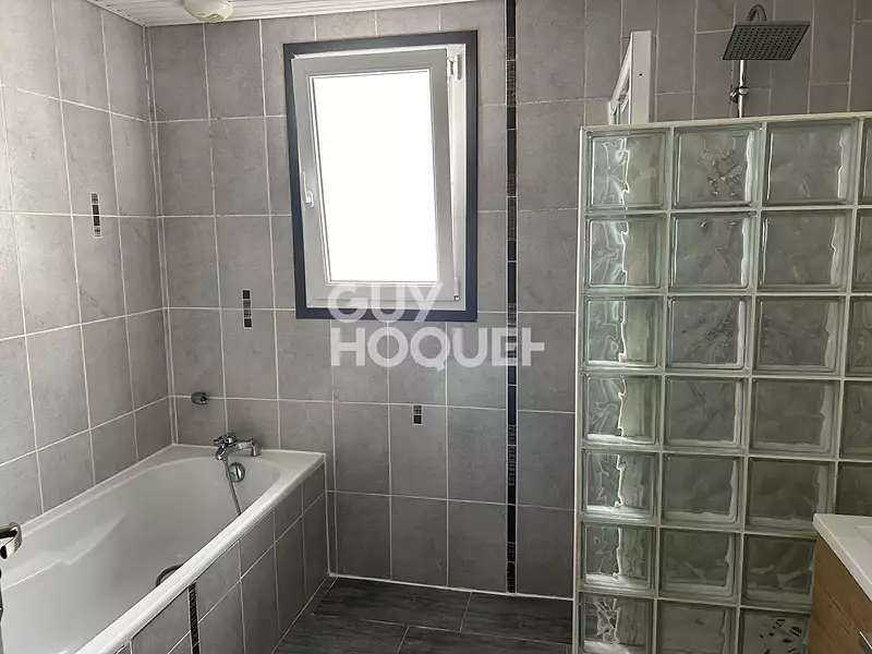 Maison, 156 m²