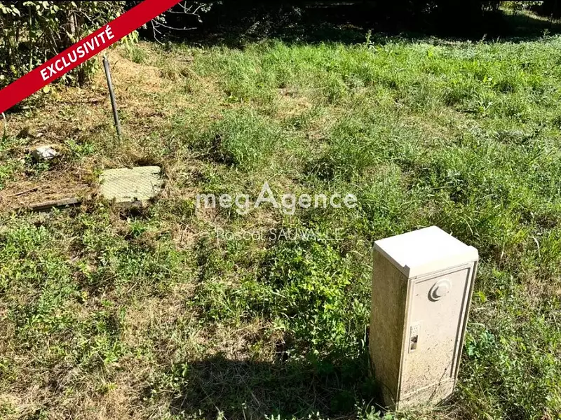 Terrain, 1 600 m²