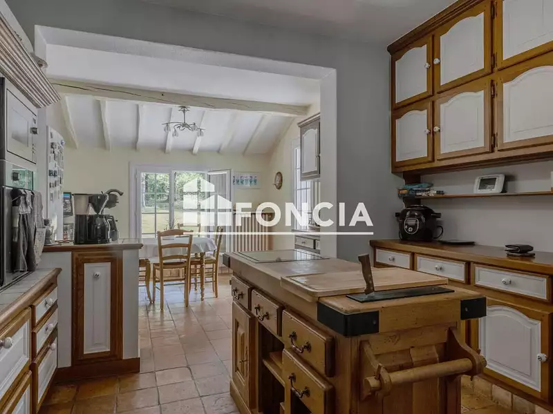 Maison, 195 m²