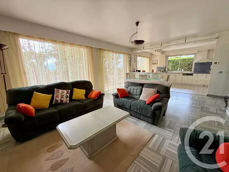 Maison, 215 m²