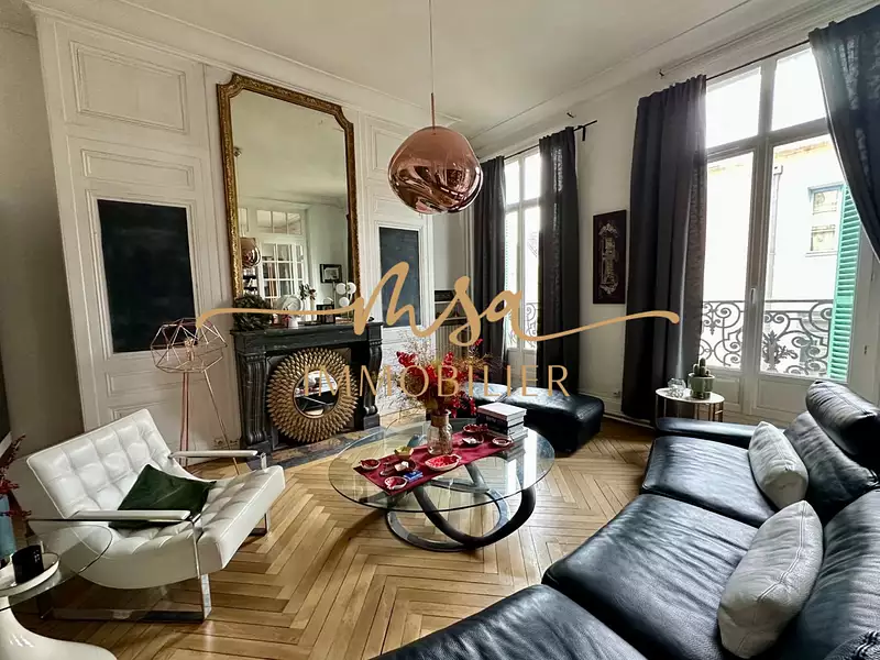 Immeuble, 525 m²
