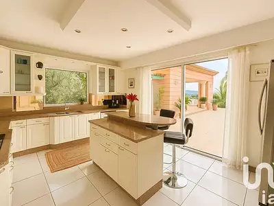 Maison, 320 m²