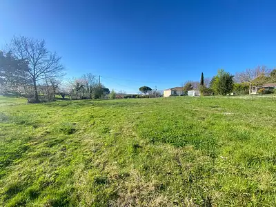 Terrain, 832 m²