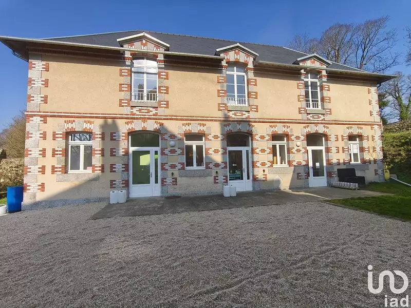 Maison, 693 m²