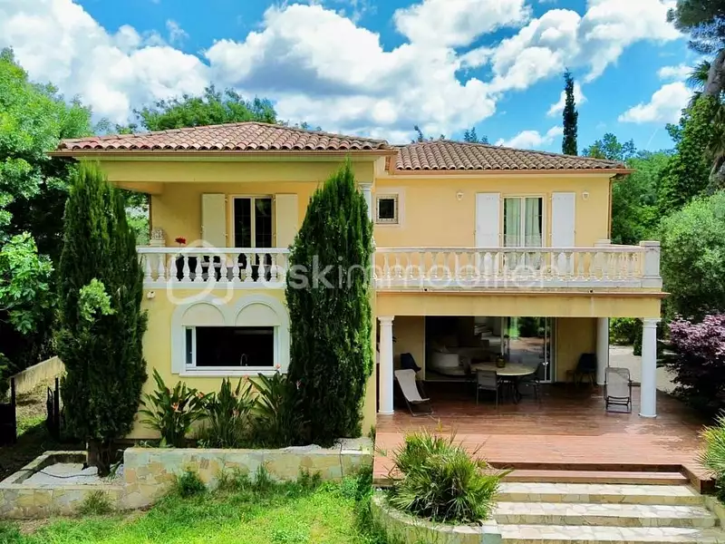Maison, 191 m²