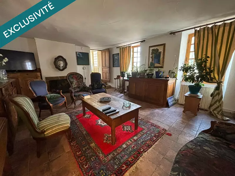 Maison, 561 m²