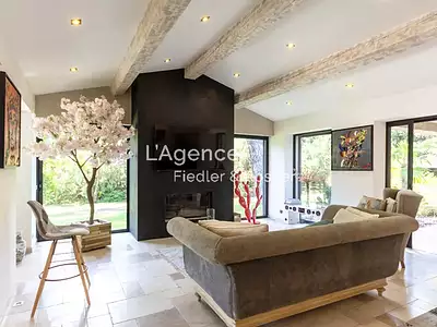 Maison, 540 m²
