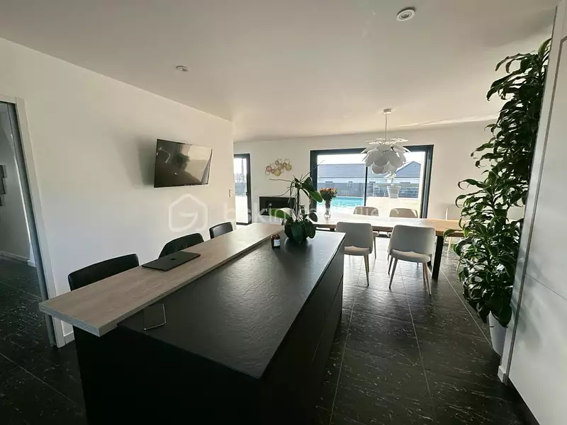 Maison, 202 m²