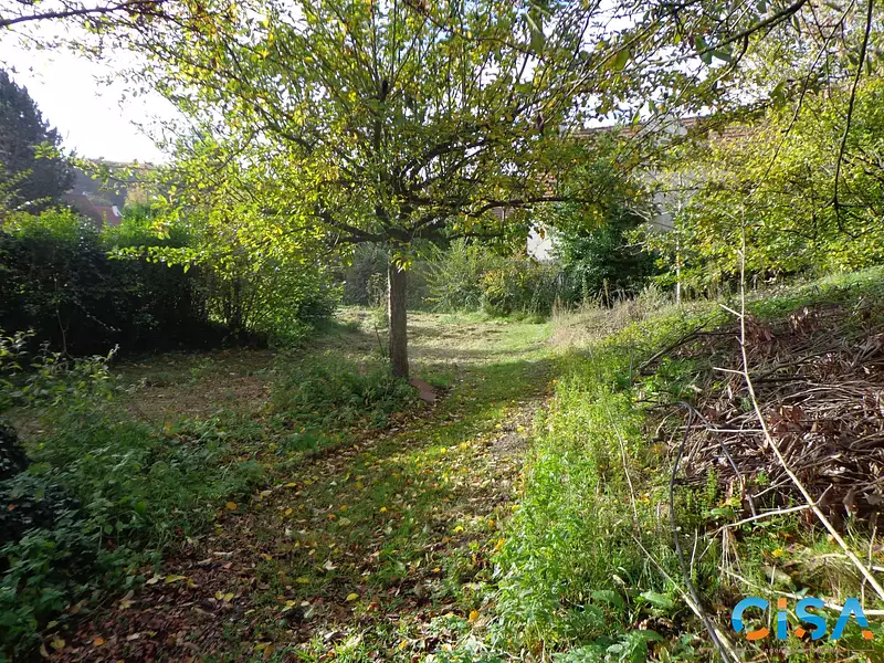 Terrain, 708 m²