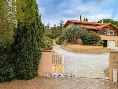 Maison, 243 m²