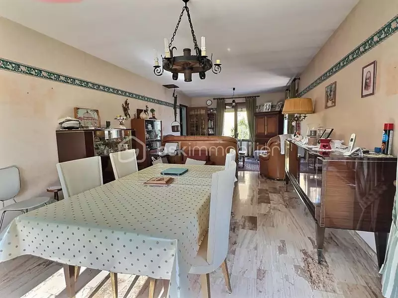 Maison, 176 m²