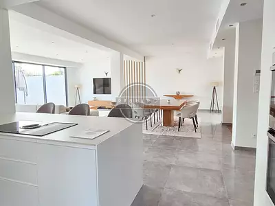Maison, 185 m²
