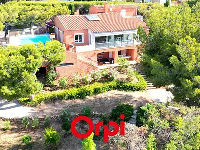 Maison, 240 m²