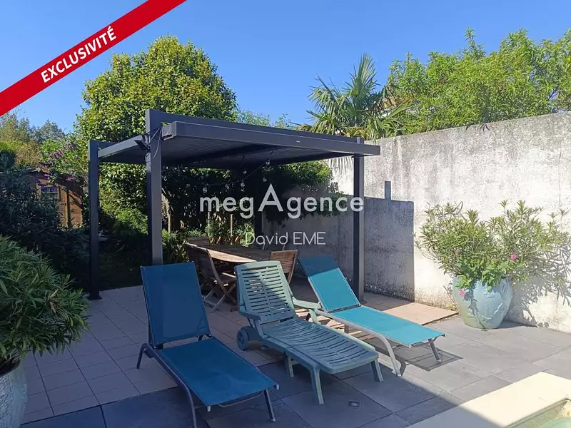 Maison, 240 m²