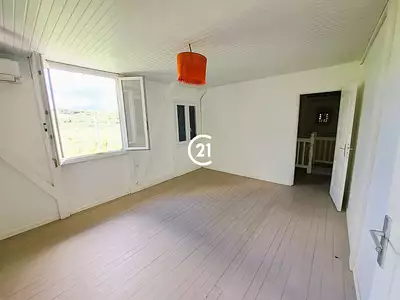 Maison, 230 m²