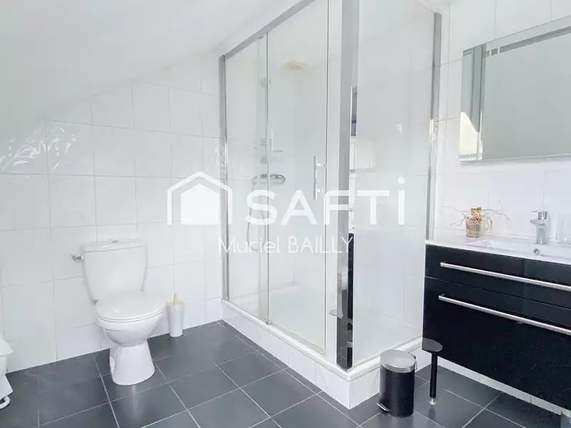 Maison, 246 m²