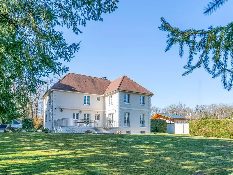 Maison, 389 m²
