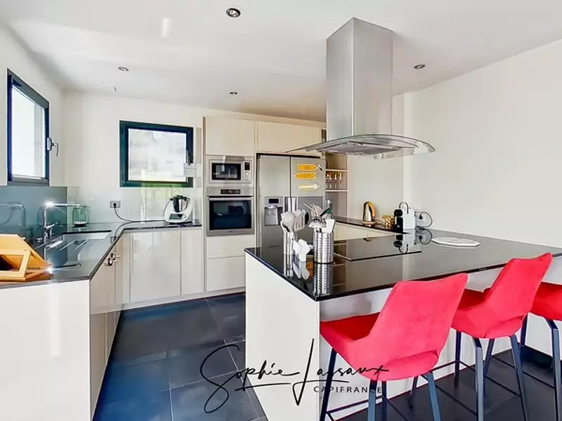 Maison, 181 m²