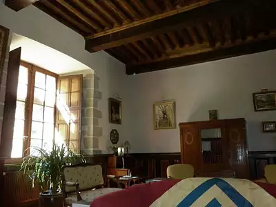 Maison, 1 700 m²