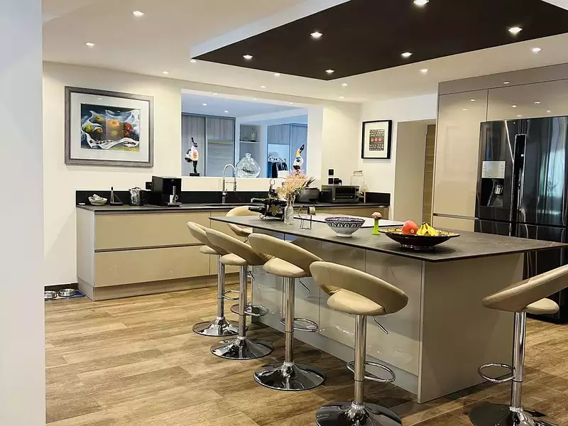 Maison, 285 m²