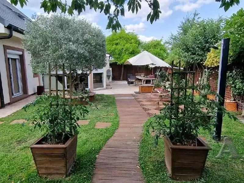 Maison, 185 m²