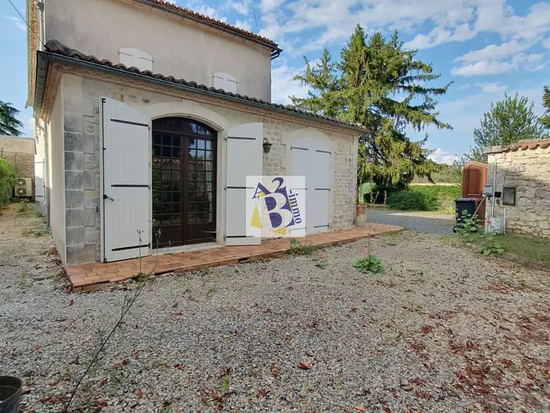 Maison, 221 m²
