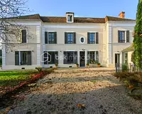 Maison, 240 m²