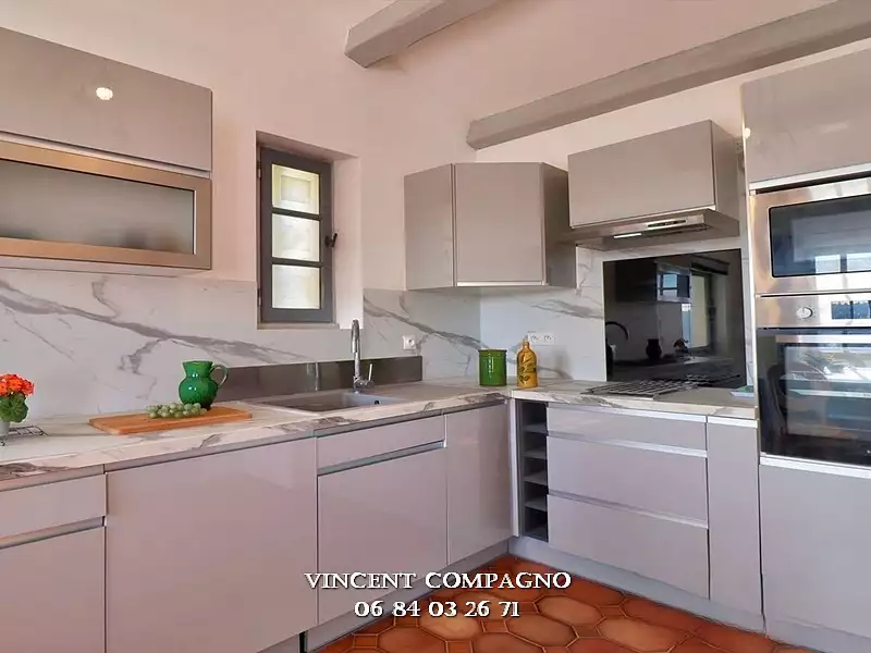 Maison, 230 m²