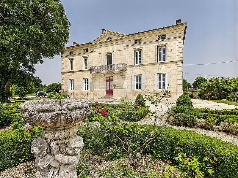 Maison, 531 m²