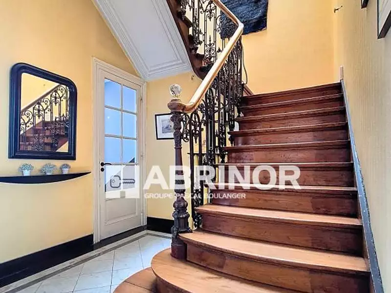 Maison, 275 m²