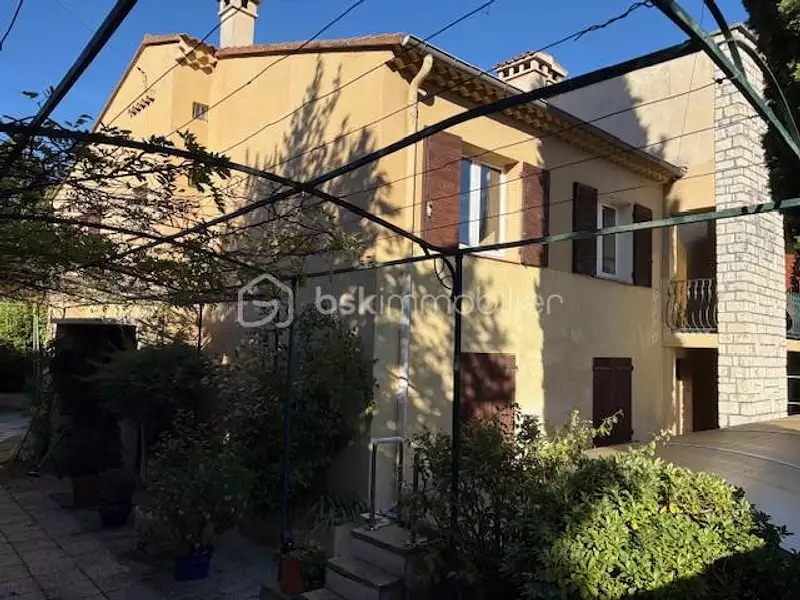 Maison, 210 m²