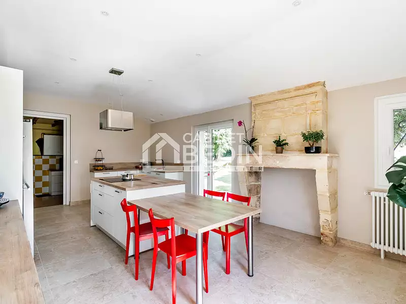 Maison, 302,6 m²