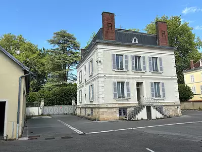 Maison, 1 142,1 m²