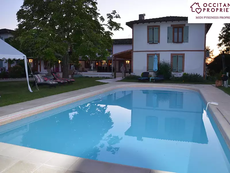 Maison, 730 m²