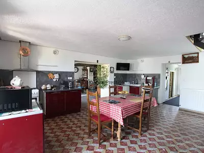 Maison, 248 m²