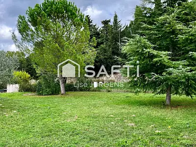 Terrain, 717 m²