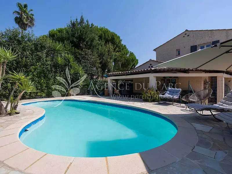 Maison, 168 m²