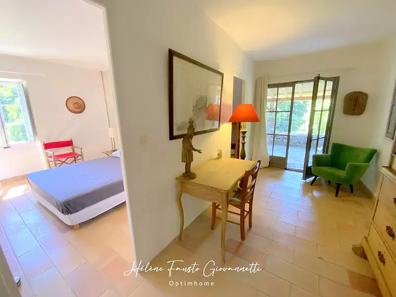 Maison, 235 m²