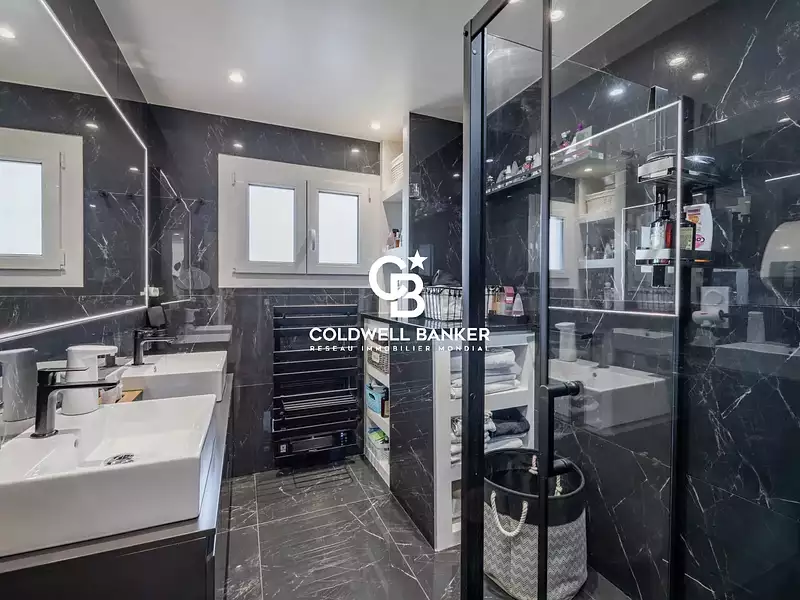 Maison, 280 m²
