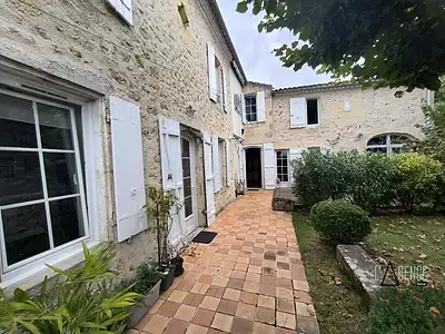 Maison, 225 m²