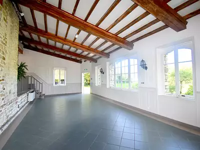 Maison, 1 700 m²