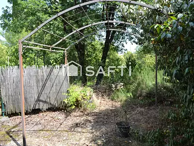 Maison, 696 m²