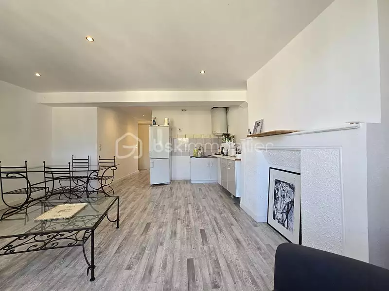 Immeuble, 85 m²