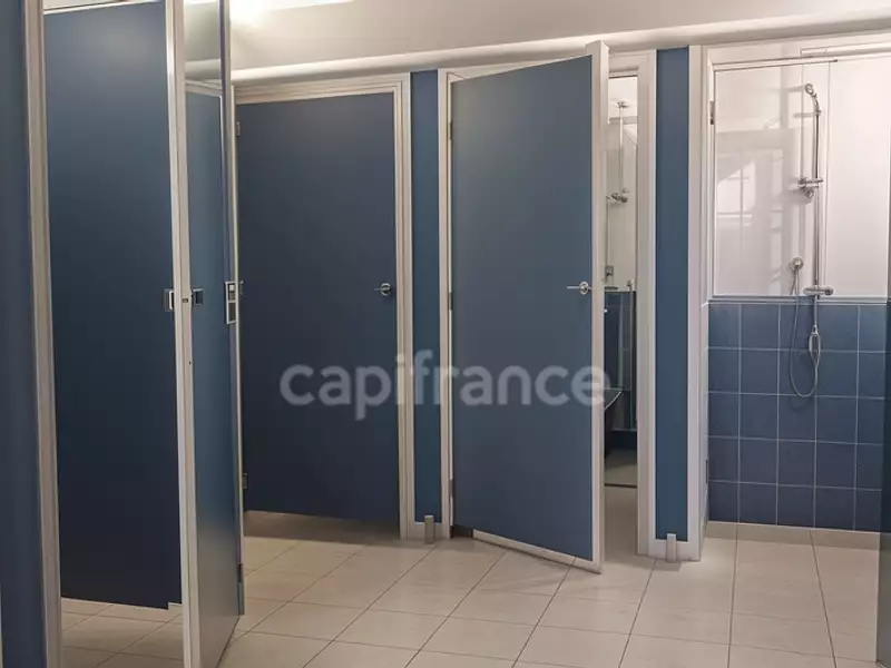 Maison, 1 100 m²