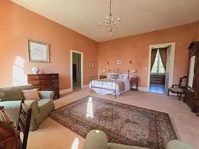 Maison, 1 100 m²