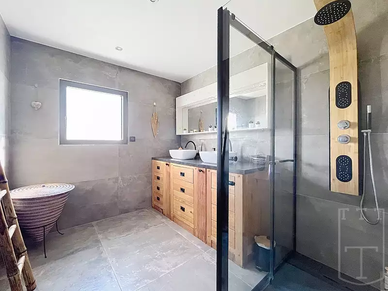 Maison, 193 m²