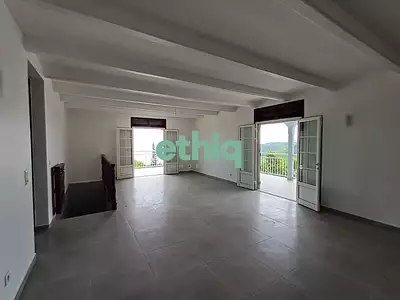 Maison, 225 m²