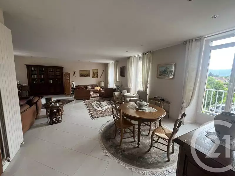 Appartement, 240 m²